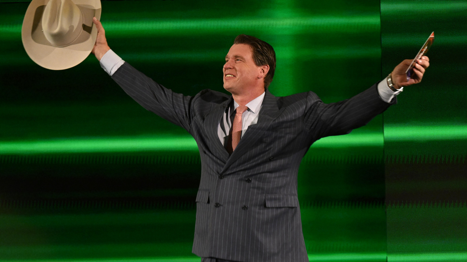 JBL del miembro del Salón de la Fama de la WWE recuerda esta estrella arrojándolo como si fuera un niño