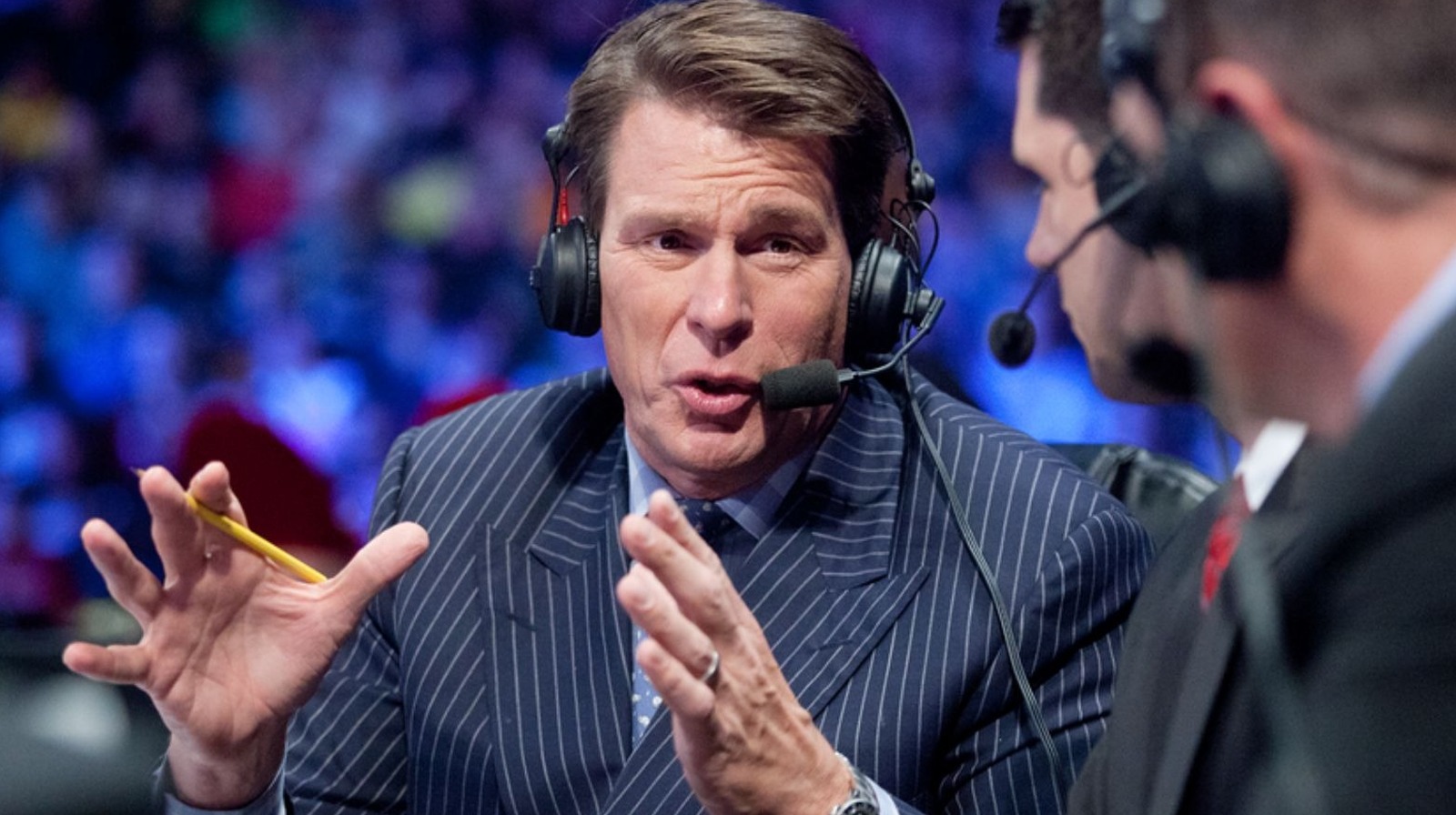 JBL nombra su precio para usar el disfraz de botella primo en WWE PLE