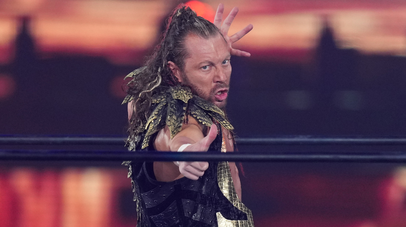 Kenny Omega de AEW comenta sobre Rossy Ogawa que verifica el cuerpo de la Marigold World Campeón