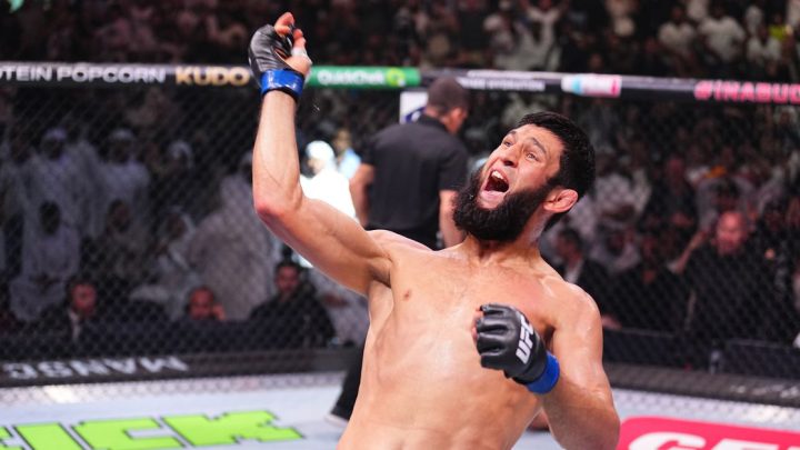 Khamzat Chimaev abre como favorito para destronar a Dricus du Plessis en UFC 319