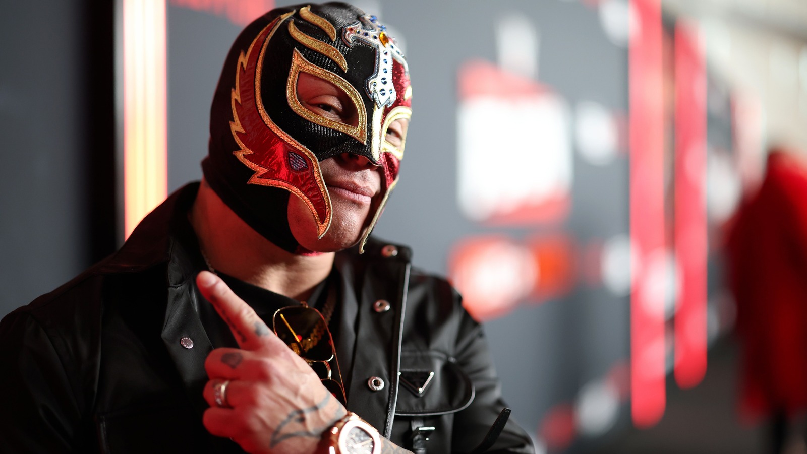La estrella de la WWE, Rey Mysterio, recibirá el premio de la Coalición Nacional de Medios Hispanos