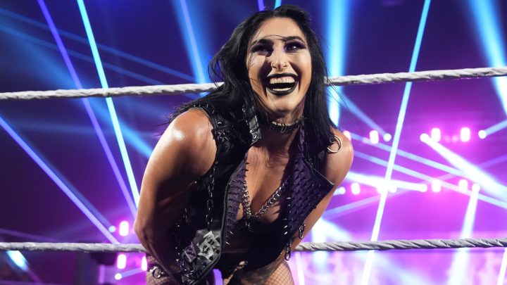 La estrella de la WWE Rhea Ripley se enfrenta a los fanáticos que afirman falsamente apoyar a las luchadoras femeninas