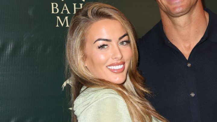 La ex estrella de la WWE, Mandy Rose, se ríe de las redes sociales trolleando sobre su figura