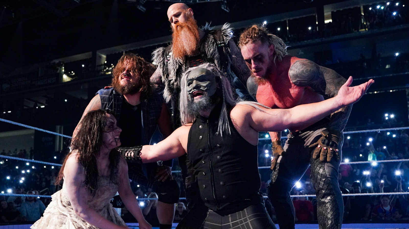 Mark Henry explica la negatividad sobre Wyatt Sicks después de que el regreso de WWE Smackdown