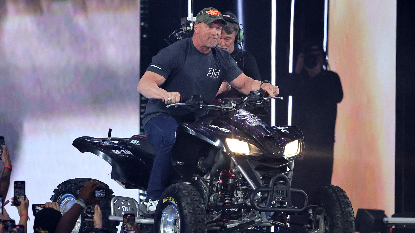 Stone Cold Steve Austin admite vergüenza, explica la WWE WrestleMania 41 ATV Crash
