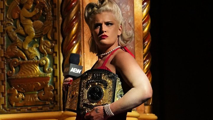 Toni Storm vence a Mina Shirakawa, conserva un título mundial de mujeres en doble o nada