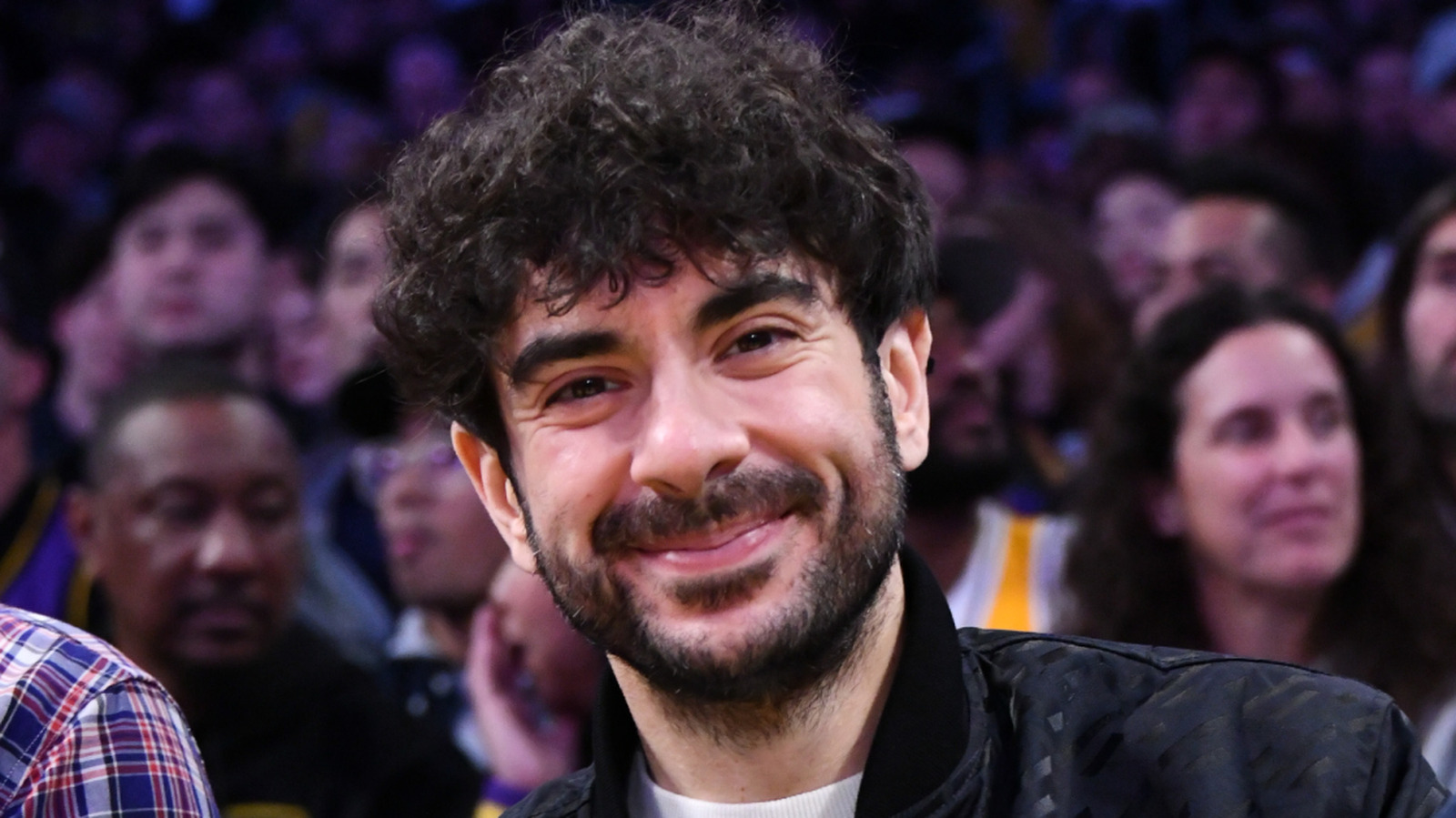 Tony Khan de AEW explica la emoción por correr todo 2025 en Toronto