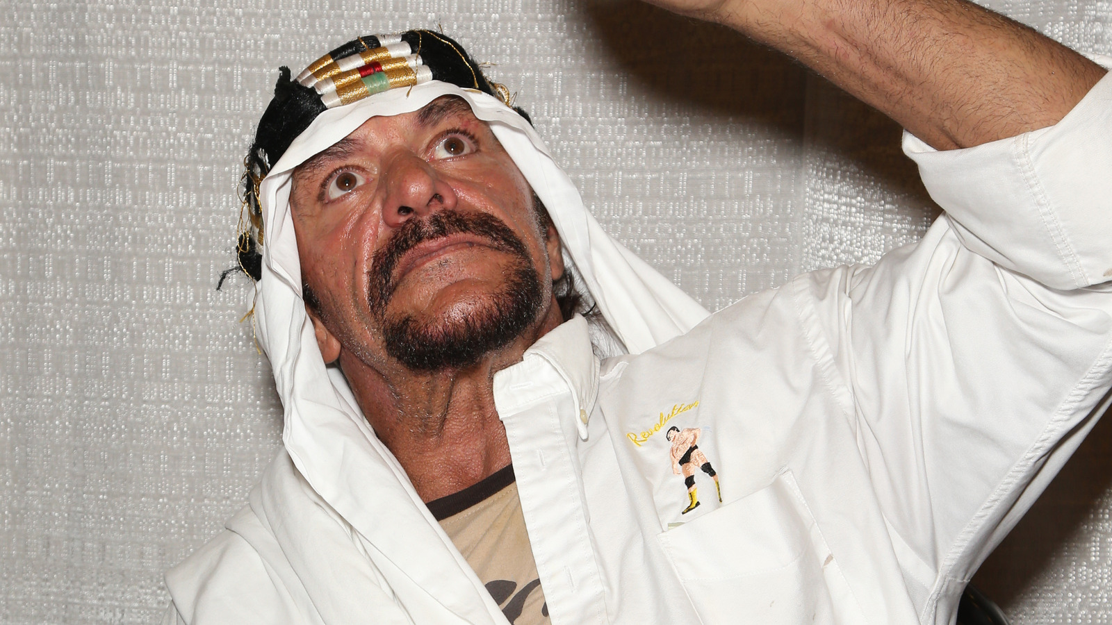 Tony Schiavone dice que esta estrella AEW es como un sabu 'moderno'