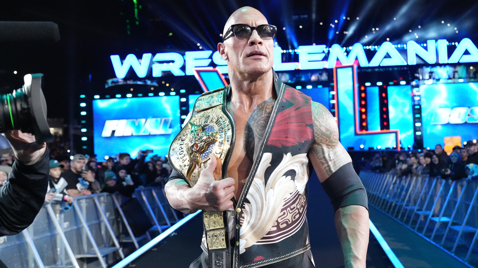 Triple H explica cómo el finalizador de la WWE de la roca inicialmente comenzó una broma