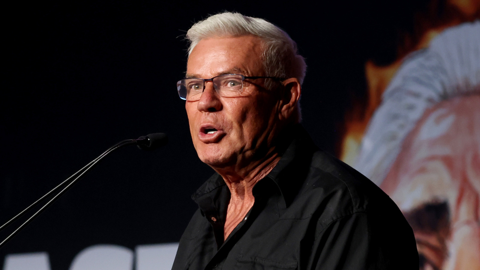 WWE Hofer Eric Bischoff castiga a ritmo de SNME