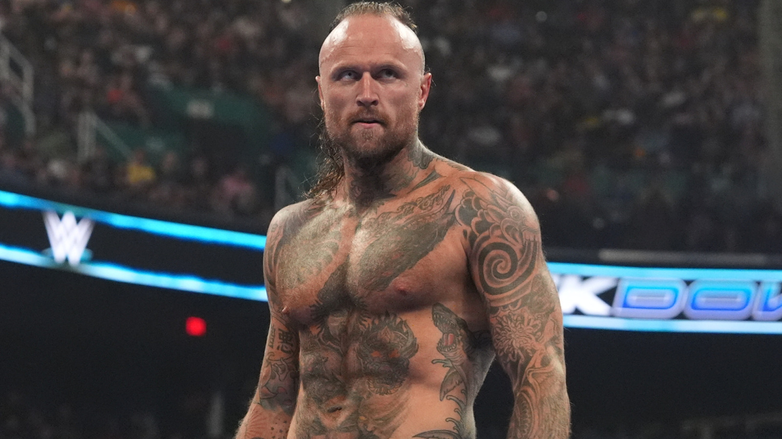 WWE Star Aleister Black discute la relación con Undertaker