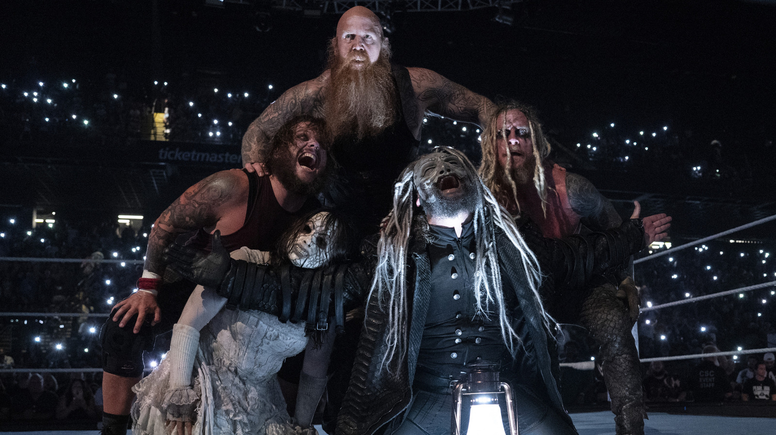 Wyatt Sicks regresa, rompa el evento principal del título de la etiqueta en WWE Smackdown
