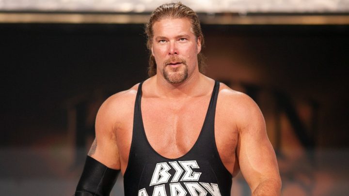 El miembro del Salón de la Fama de la WWE, Kevin Nash, abre sobre el papel del backstage de John Laurinaitis