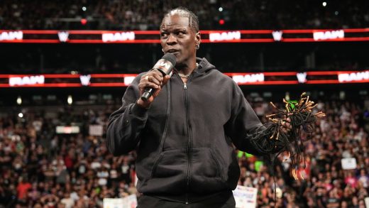 El miembro del Salón de la Fama de la WWE, Kevin Nash, abre sobre R-Truth después del drama contractual