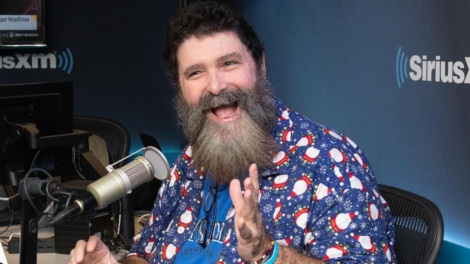 El miembro del Salón de la Fama de la WWE, Mick Foley, se reúne con el ex socio del título de ECW World Tag