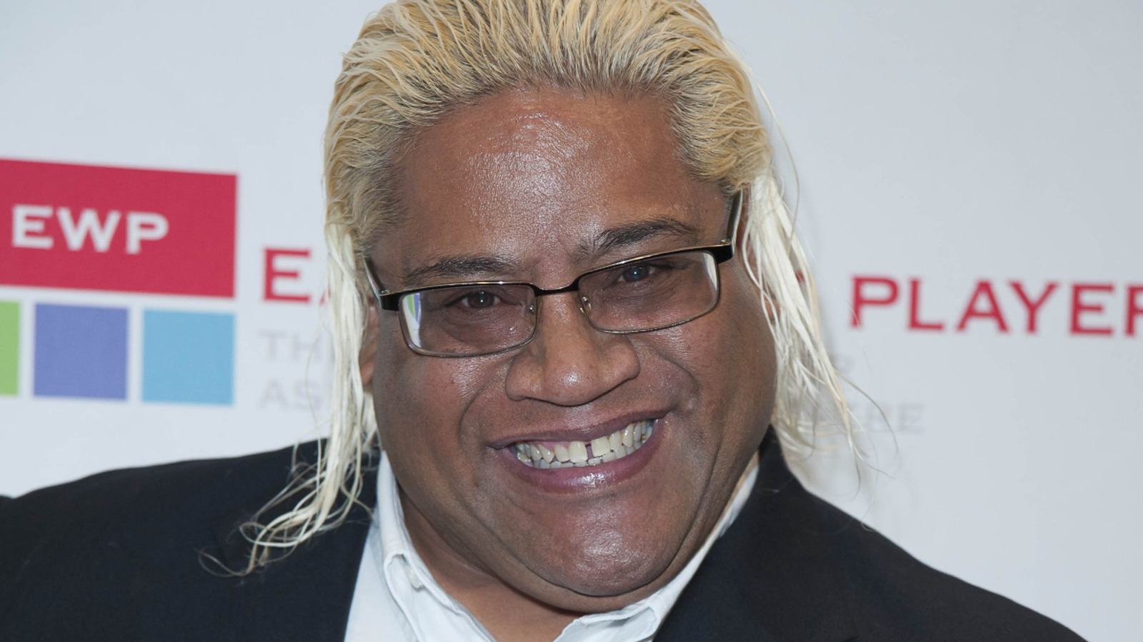 El miembro del Salón de la Fama de la WWE, Rikishi, dice que Liv Morgan no recibió un bulto que causó lesiones correctamente
