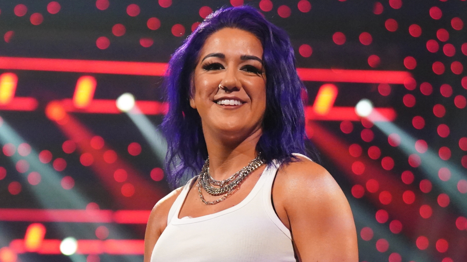 Bayley comparte una foto de fotograma congelado de su campeón de WWE IC Becky Lynch