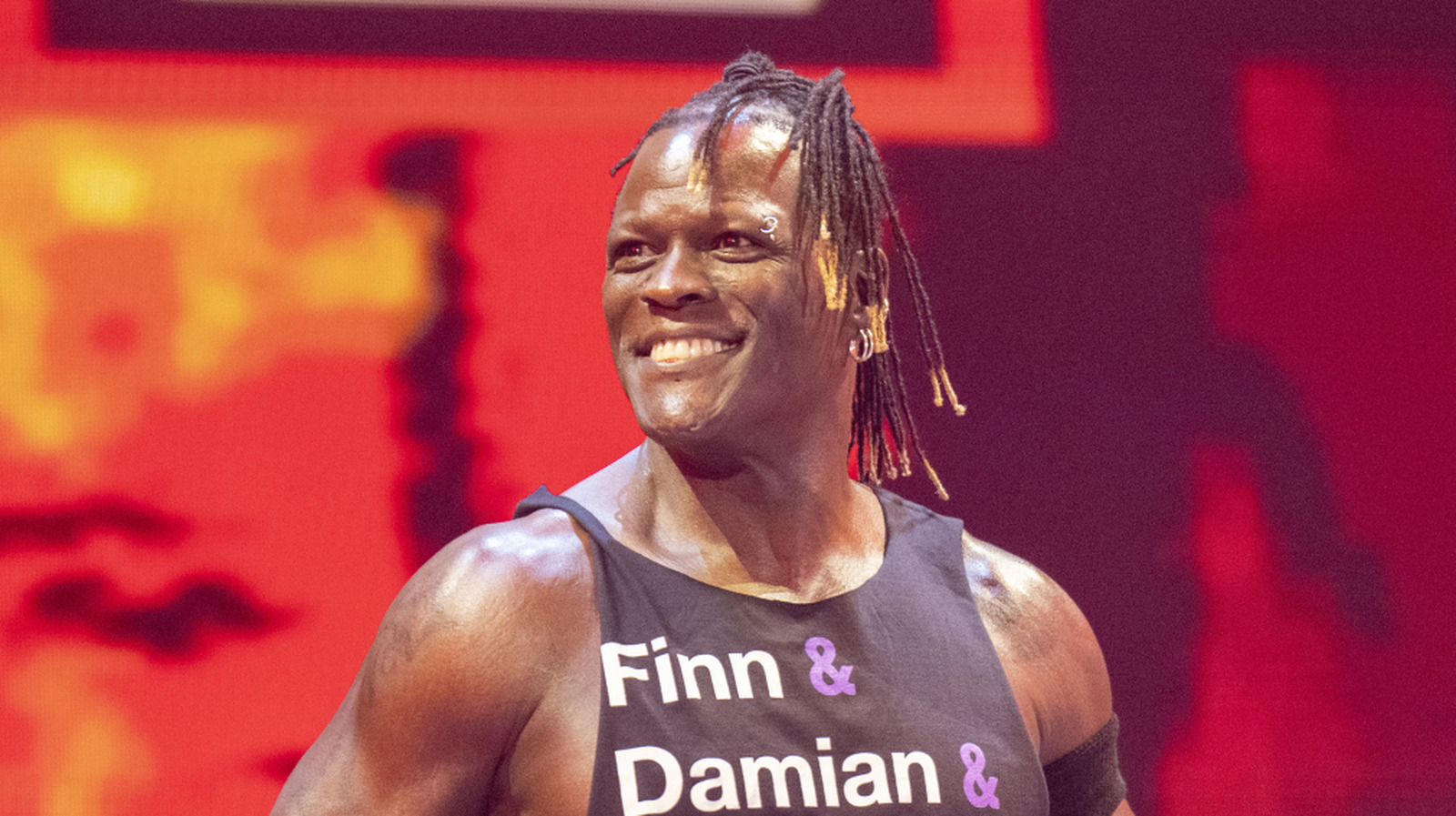 Booker T reacciona a las noticias 'inesperadas' sobre la verdad R de la WWE, el contrato no renovado