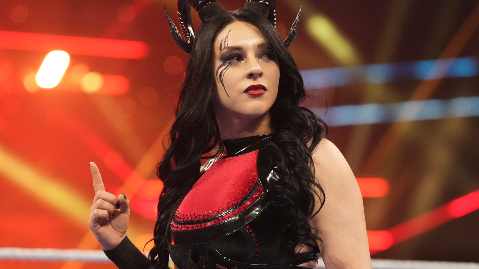 Booker T sugiere el cambio de nombre para la estrella de la WWE Stephanie Vaquer's Devil's Beso