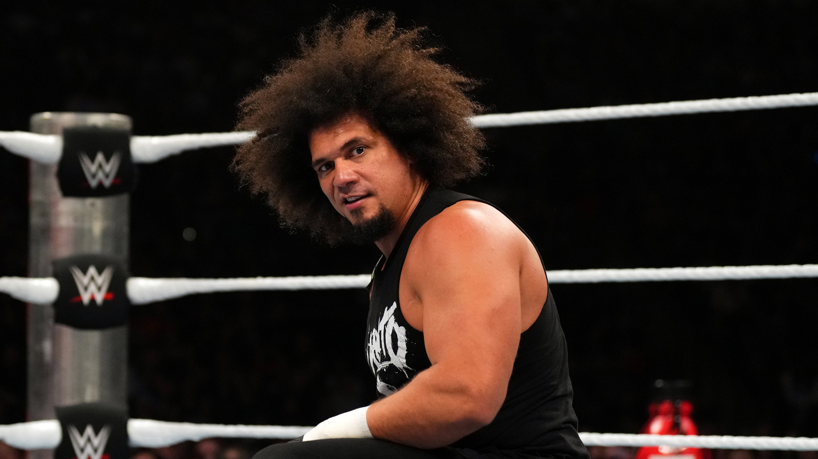 El Salón de la Fama de la WWE critica la reserva de Carlito antes de la vencimiento de su contrato