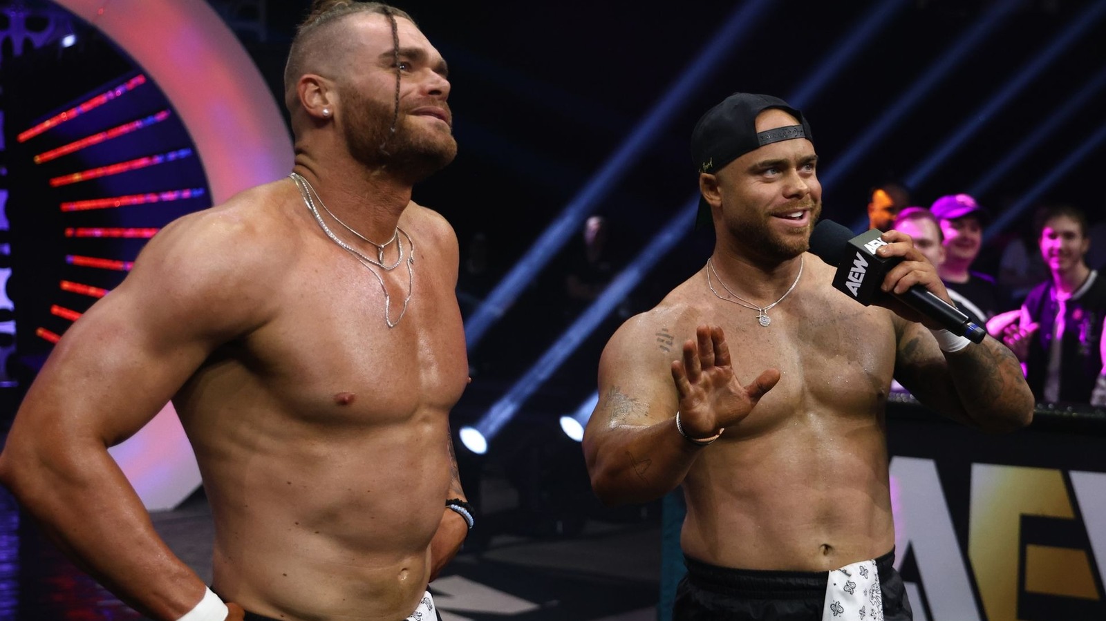 El ex campeón de la etiqueta AEW, Austin Gunn, da una respuesta de una palabra sobre si él y Colten están heridos