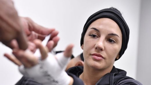 El veterinario de UFC Cheyanne Vlismas anuncia la jubilación de MMA