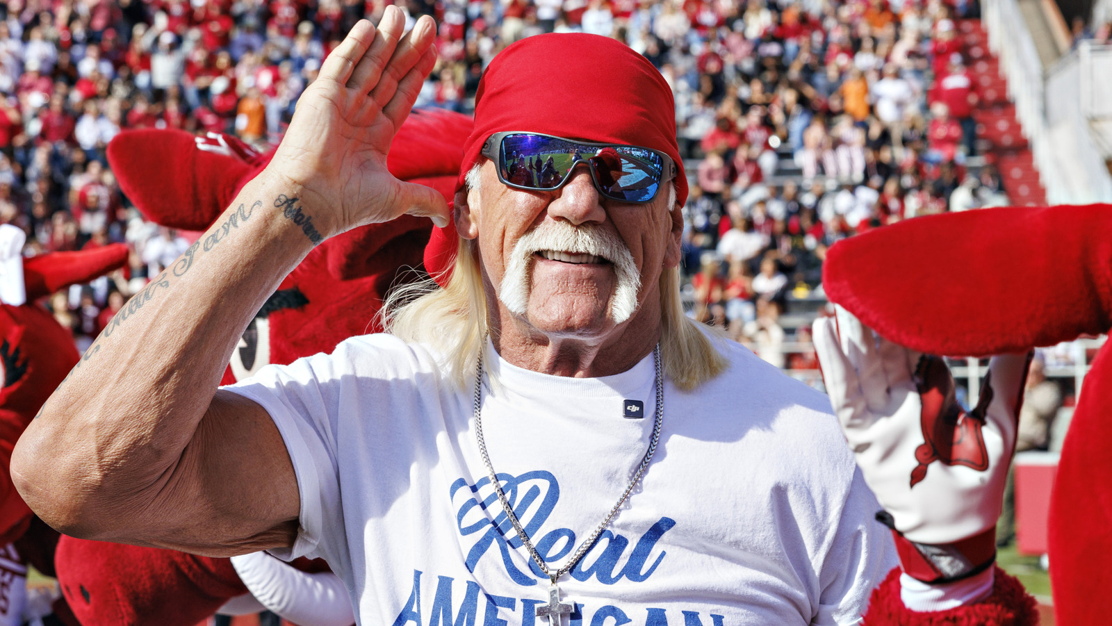 Eric Bischoff ofrece una actualización de salud sobre el compañero del Salón de la Fama de la WWE Hulk Hogan