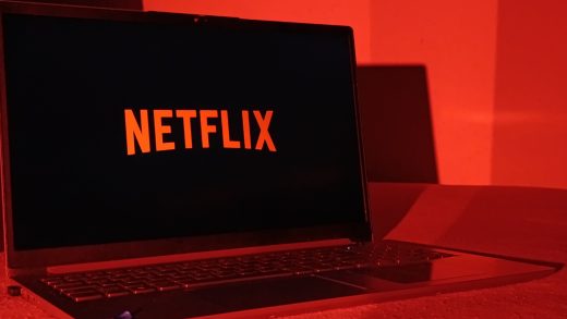 Ex escritor de la WWE que desarrolla un nuevo drama pro-lucha para Netflix