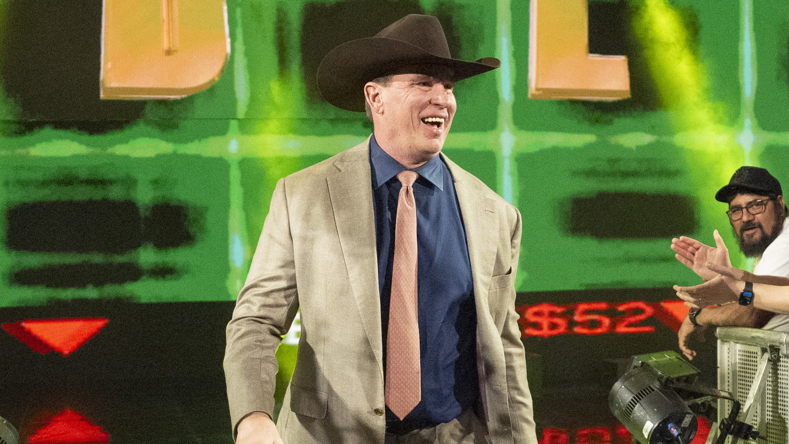 JBL llama a su combate de WWE WrestleMania contra esta estrella como un "sueño hecho realidad"
