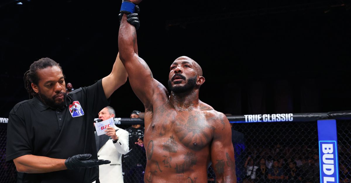 Khalil Rountree revela que destrozó el menisco 3 semanas antes de la victoria de UFC Baku sobre Jamahal Hill