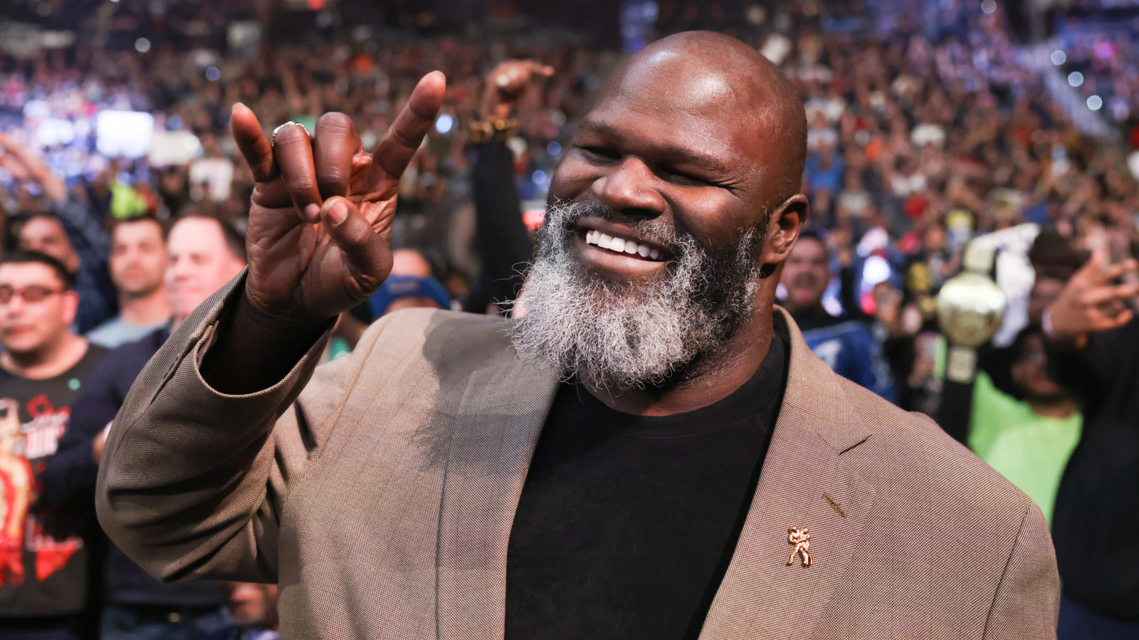 Mark Henry explica por qué está más interesado en el partido de dinero en el banco en el banco de la WWE