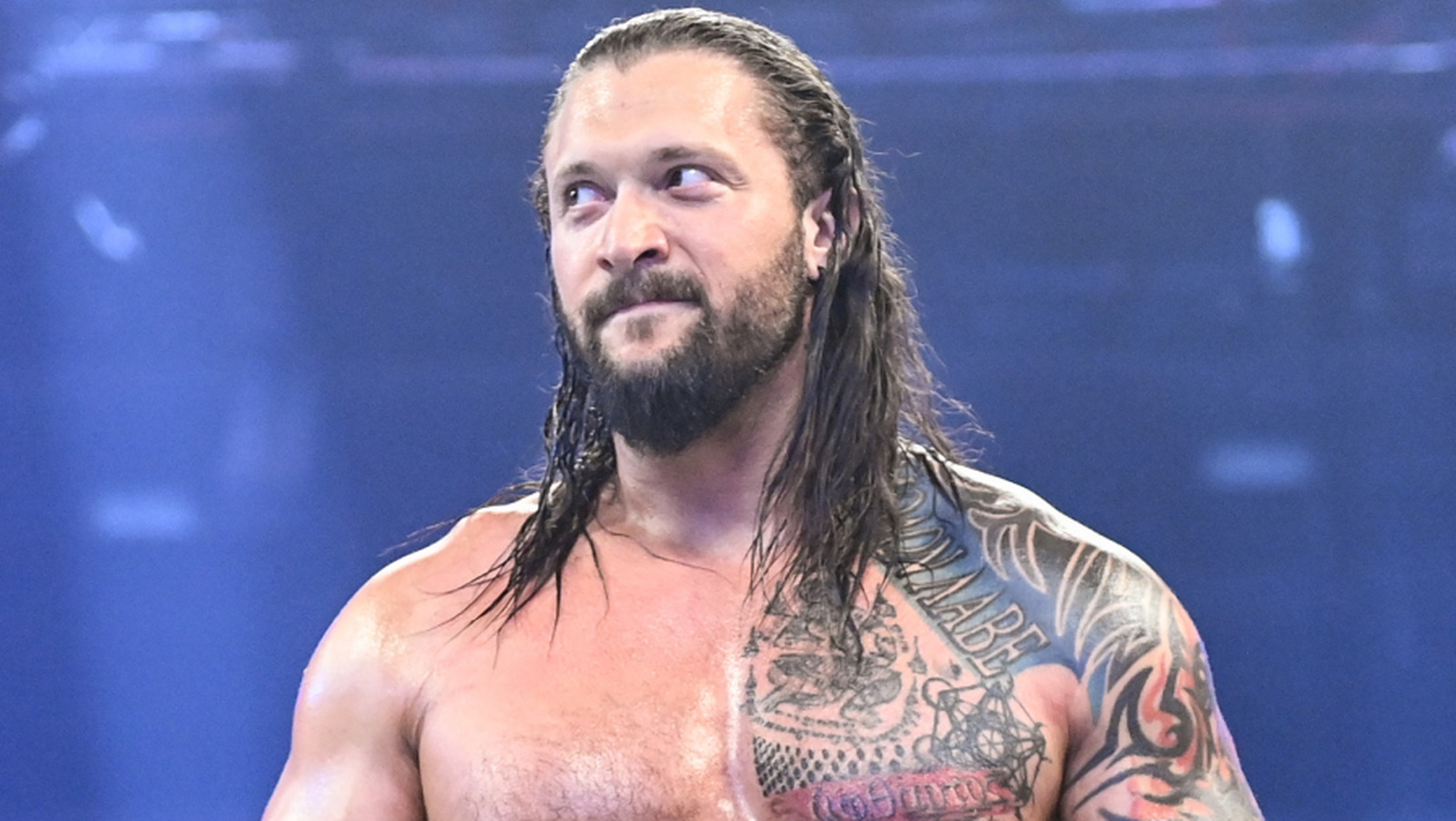 Noticias entre bastidores sobre el rumor en línea de que Karrion Kross de WWE no puede tomar un golpe