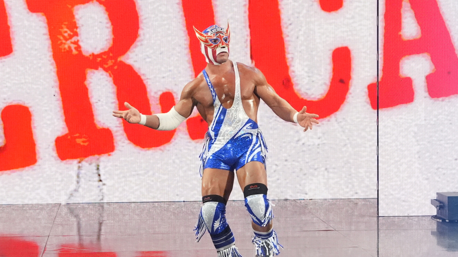 Noticias entre bastidores sobre la idea de que El Grande Americano podría cobrar en MITB por el título de mega AAA