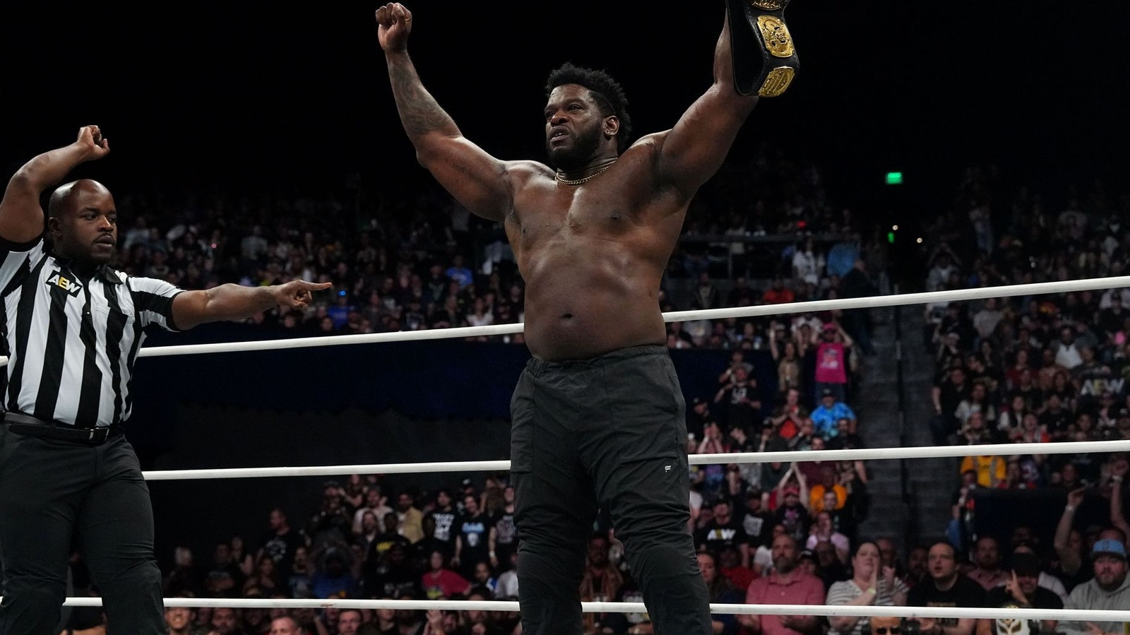 Powerhouse Hobbs dice que un partido contra este gran hombre 'tiene que suceder'