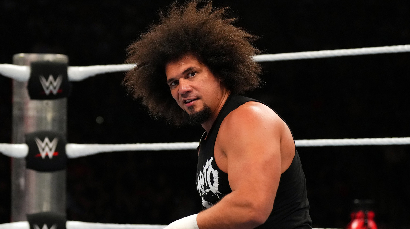 Salir, la estrella de la WWE, Carlito gana el Campeonato WWC Puerto Rico en la promoción del padre