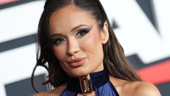 Scarlett Burdeos de WWE responde a Nikki Bella Alabanza