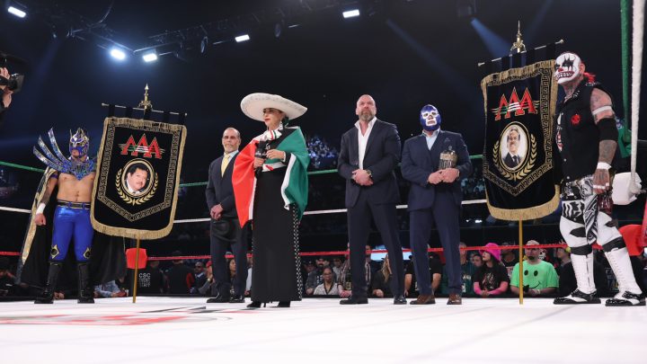 Según los informes, el ex campeón y el miembro del Salón de la Fama de la WWE, más notas de Worlds chocan