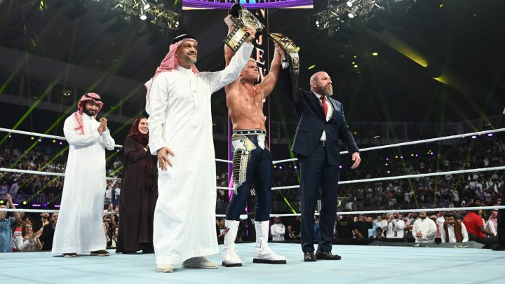 Según los informes, la actualización del backstage sobre los empleados de producción de la WWE se quedó varado en el aeropuerto de Qatar