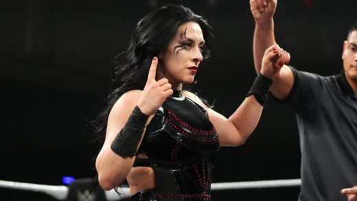 Stephanie Vaquer para competir en WWE MITB y Worlds chocan después de la ganancia de clasificatorio RAW
