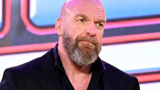 Triple H Detalles 'Bad Sign' inmediatamente después de la llamada de la cortina de la WWE
