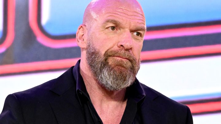 Triple H Detalles 'Bad Sign' inmediatamente después de la llamada de la cortina de la WWE