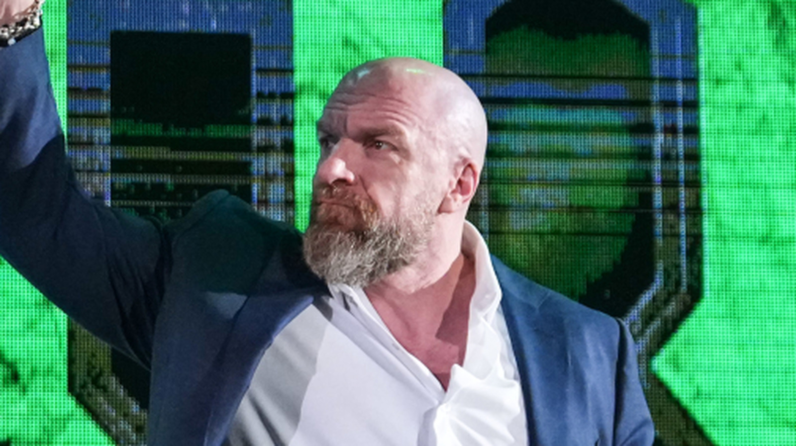 Triple H publica video de sí mismo pagando el dólar Adam Jones de herramienta para nuevas canciones de la WWE