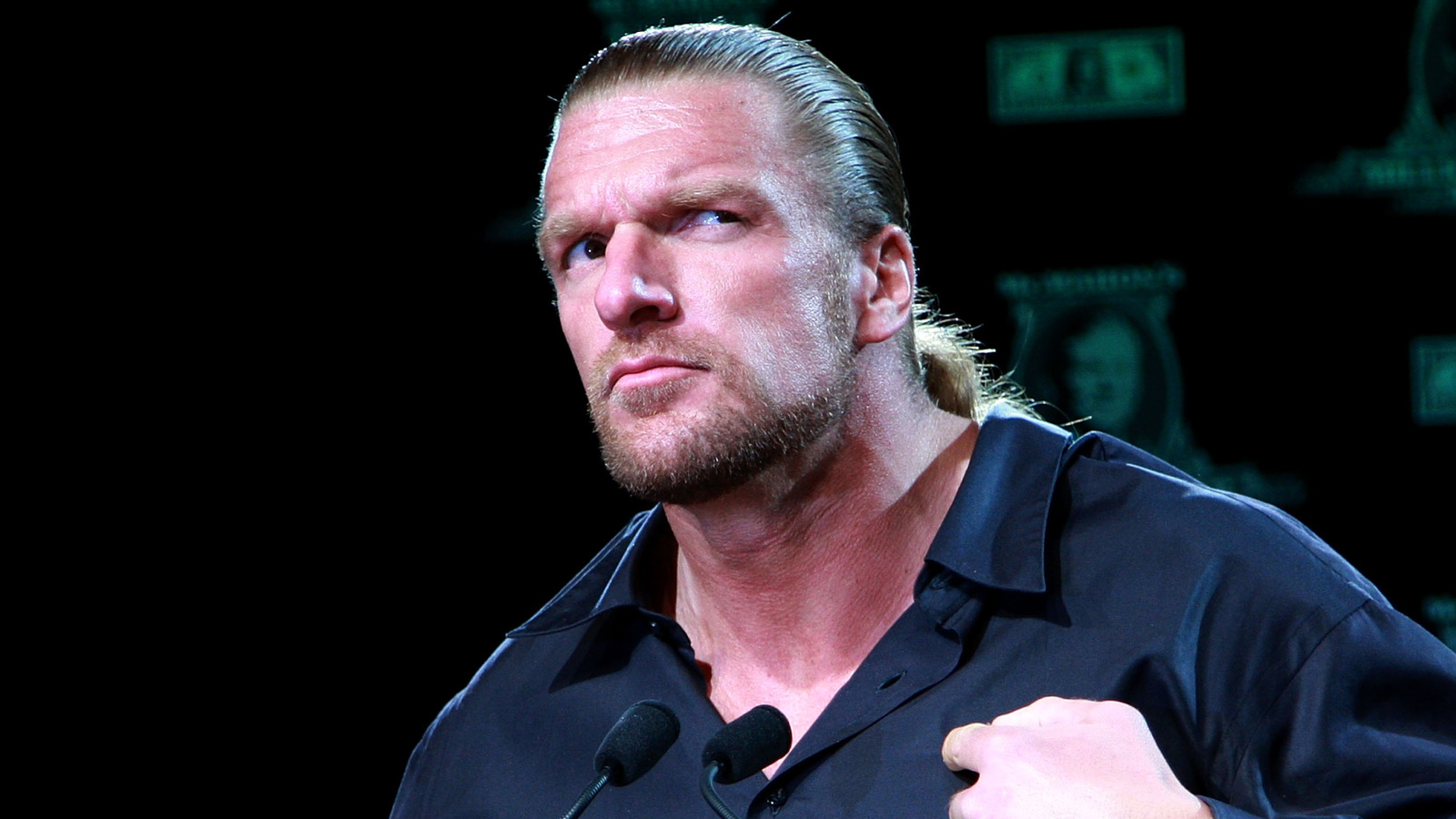 Triple H recuerda peinar a Vince McMahon cuando USA casi echó a WWE fuera del aire