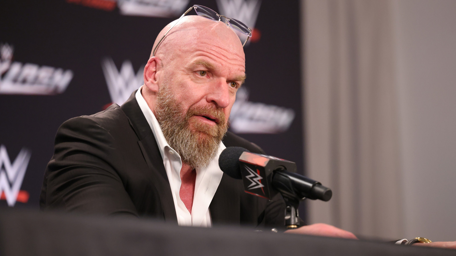 WWE CCO Triple H directa una gran brecha entre la evolución de todas las mujeres por favor