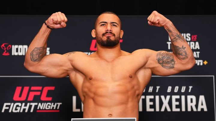 'Nunca volveré a 205': Vitor Petrino celebra el debut de peso pesado en UFC Nashville
