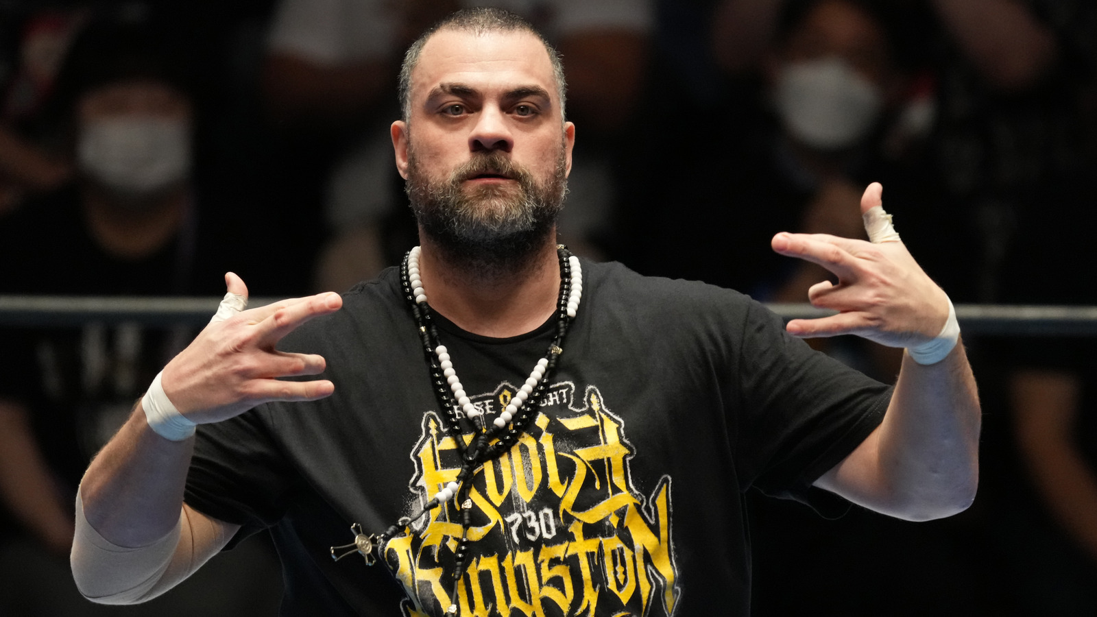 AEW Star Eddie Kingston detalla la mentalidad de elegir 'los niños' sobre 'la oficina'