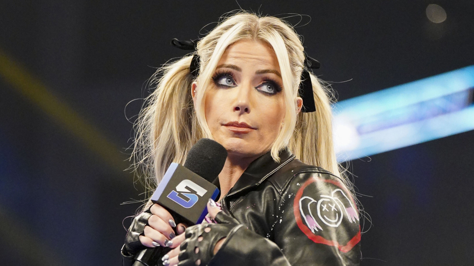 Alexa Bliss comparte emoción por la WWE Evolution 2025, después de perderse primero con una lesión