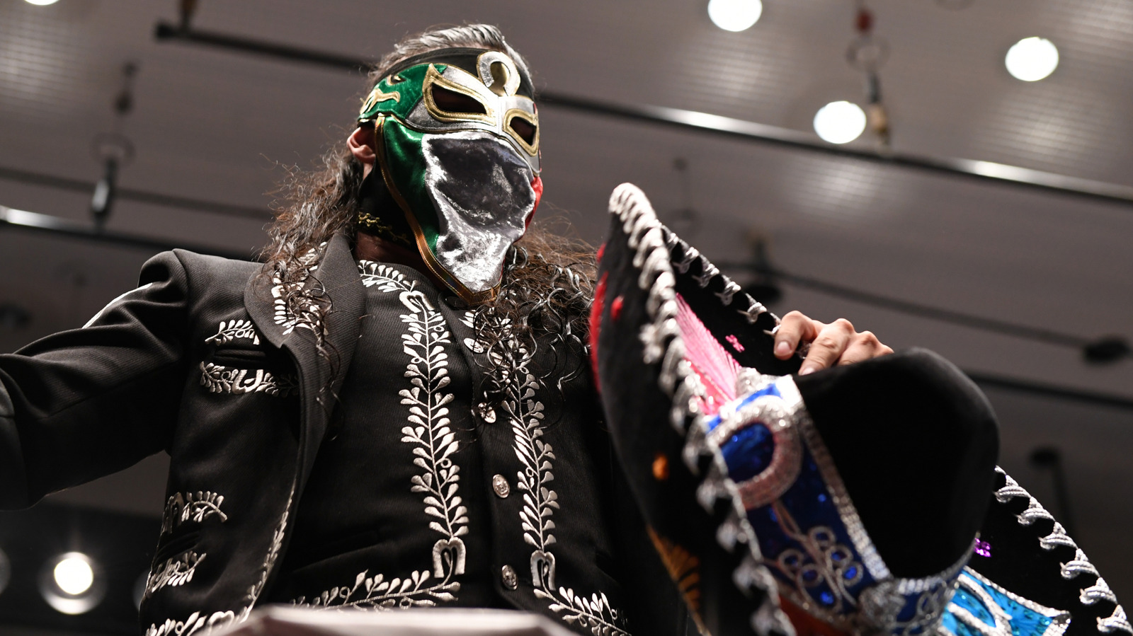 Bandido retiene el título mundial de ROH contra Konosuke Takehita de AEW en SuperCard of Honor