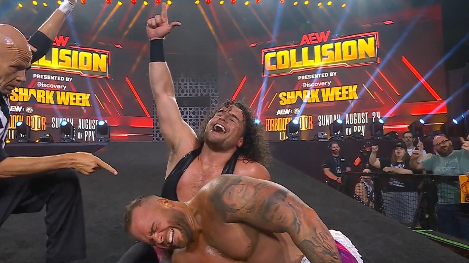 Bang Bang Gang Advance en un torneo de título de la etiqueta de la puerta de la puerta prohibida en colisión