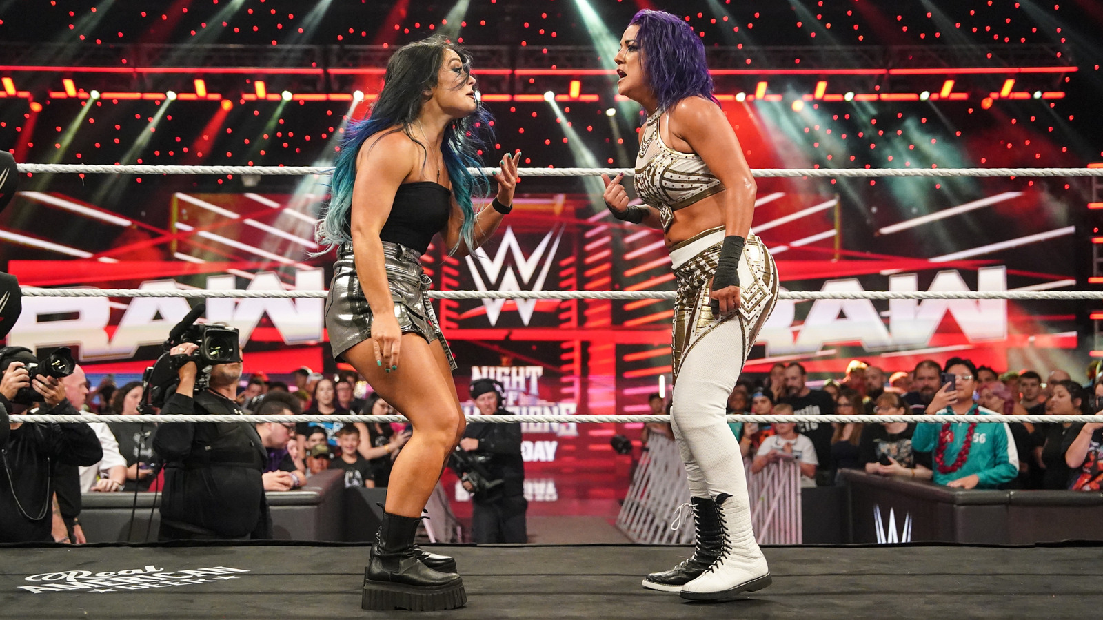 Bayley confronta a Lyra Valkyria en segmento con calefacción después de que WWE Smackdown se apaga del aire